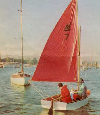 Picture from 1960's Mirror Dinghy brochure